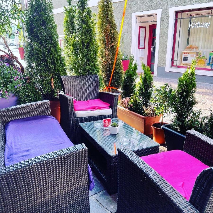 Hostel Lovely Rooms, City Center, Shared Bathroom, Windows To Corridor Villach Exterior photo