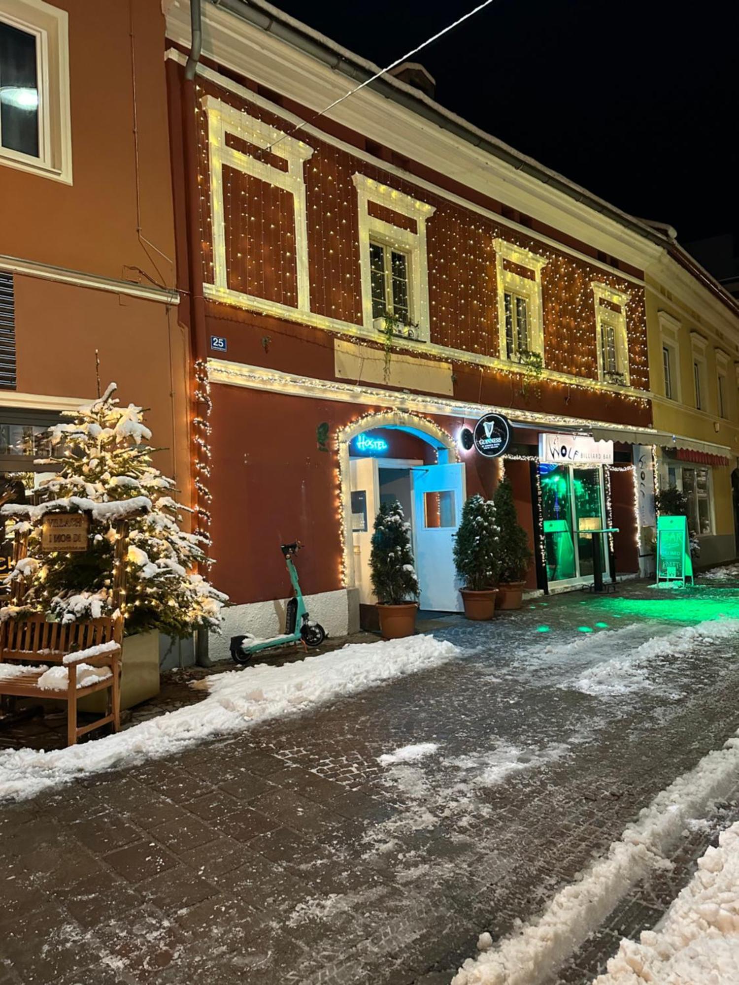Hostel Lovely Rooms, City Center, Shared Bathroom, Windows To Corridor Villach Exterior photo