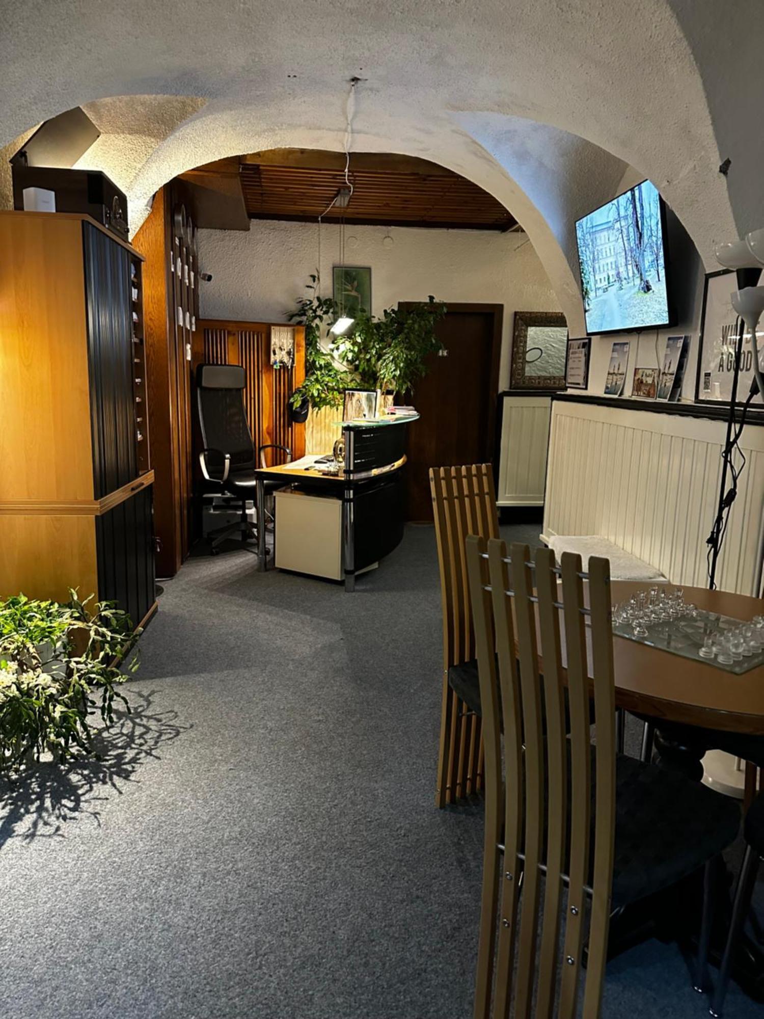 Hostel Lovely Rooms, City Center, Shared Bathroom, Windows To Corridor Villach Exterior photo